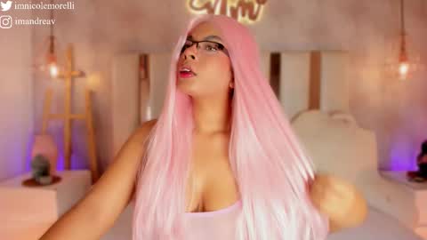 Snapshot of nicolemorelli2 chatting on November 2025 12:04:02 PM Andrea give it a thumbs up please its important online show from November 2025 12:04:02 PM