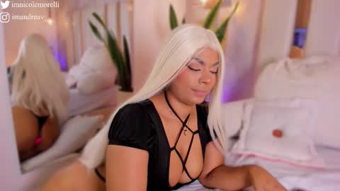 Snapshot of nicolemorelli2 chatting on November 2025 11:42:01 AM Andrea give it a thumbs up please its important online show from November 2025 11:42:01 AM