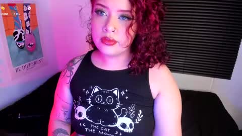 Snapshot of nicoleozzyy chatting on February 2025 08:44:02 PM Nico online show from February 2025 08:44:02 PM