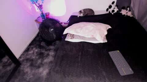 Snapshot of nicolepeachx chatting on February 2025 10:32:01 PM Nicol independent model online show from February 2025 10:32:01 PM