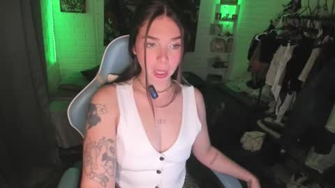 Snapshot of nicolepeachx chatting on October 2025 09:46:02 PM Nicol independent model online show from October 2025 09:46:02 PM