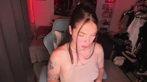 Snapshot of nicolepeachx chatting on October 2025 08:09:02 PM Nicol independent model online show from October 2025 08:09:02 PM