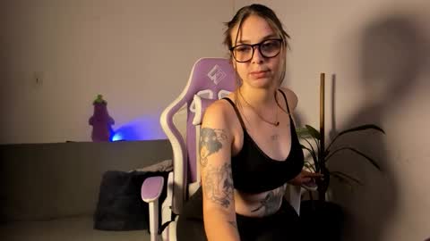 Snapshot of nicolepeachx chatting on November 2025 07:38:01 PM Nicol independent model online show from November 2025 07:38:01 PM