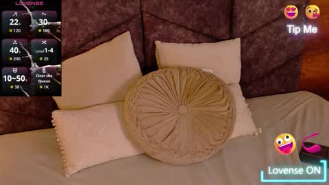 N I C O L E T  online show from November 2025 07:17:01 PM