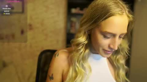 nicolette__shea_ online show from October 2025 07:20:02 AM