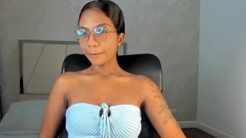 Nicol  online show from April 2026 02:44:02 AM