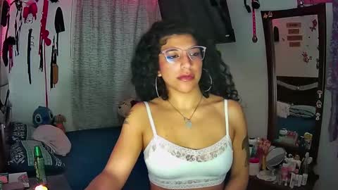 Nicoll Williams online show from February 2025 06:08:02 AM