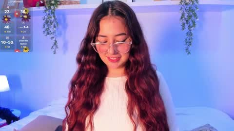 nicolle_evanss_ online show from April 2026 01:14:02 AM