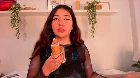 Snapshot of nicolle_evanss_ chatting on June 2026 06:29:01 AM nicolle_evanss_ online show from June 2026 06:29:01 AM