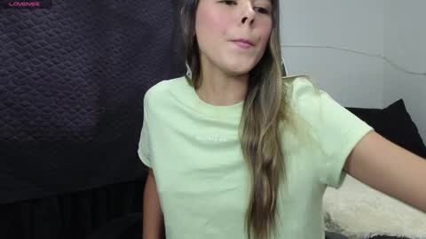 Nicolle online show from January 2025 08:59:01 PM