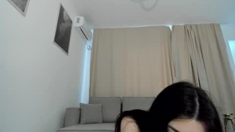 Nicolle online show from April 2026 05:05:01 AM