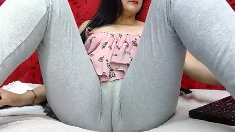 Snapshot of nicolleowens chatting on October 2025 09:49:01 PM NICOLLE online show from October 2025 09:49:01 PM