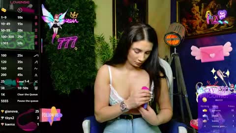 Snapshot of nicollepalmer chatting on June 2026 02:33:02 PM Nicolle online show from June 2026 02:33:02 PM