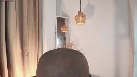 nicolletease online show from December 2025 12:25:01 PM