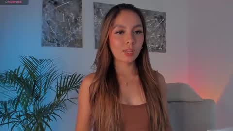 Snapshot of nicollewest_ chatting on June 2026 10:52:01 PM Nicollewest online show from June 2026 10:52:01 PM