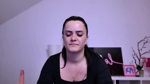 Nicol Sparkle online show from April 2026 07:22:01 AM