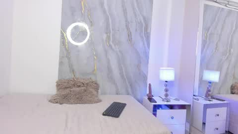 Nico  online show from April 2026 01:41:02 PM