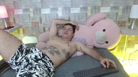 nicoo_2036 online show from October 2025 01:56:02 PM