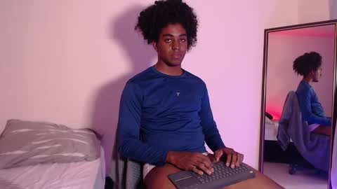 Snapshot of nicoymark1 chatting on November 2025 05:18:02 AM Nico y Mark online show from November 2025 05:18:02 AM