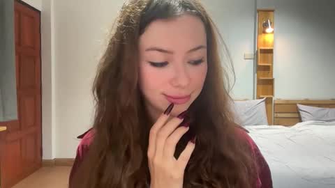 Snapshot of night_jelly chatting on October 2025 02:20:01 PM Aurora online show from October 2025 02:20:01 PM