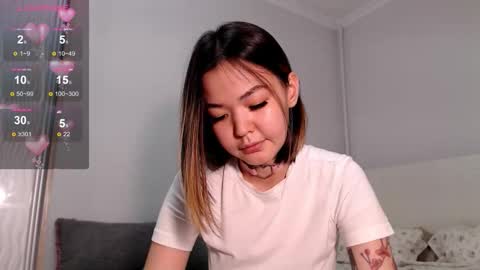 Snapshot of niia_osaki chatting on October 2025 03:19:01 PM Niia online show from October 2025 03:19:01 PM