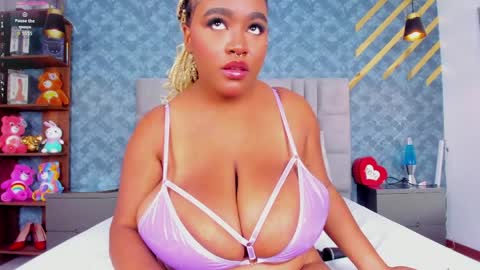 NiiaMoore online show from April 2026 07:26:02 PM