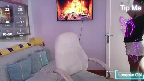 Snapshot of niickylovee chatting on May 2026 10:34:02 AM Nicolle Bustamante online show from May 2026 10:34:02 AM