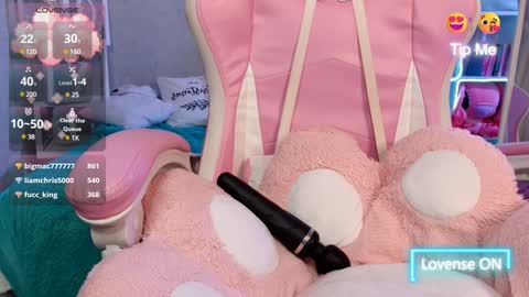 Snapshot of niicolle18 chatting on January 2025 01:15:01 PM Nicole online show from January 2025 01:15:01 PM