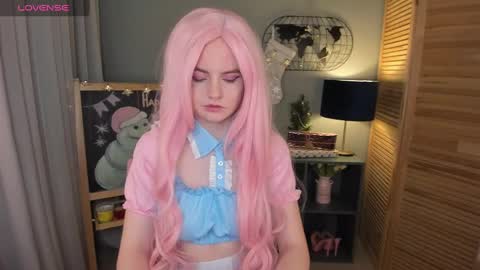 Snapshot of niiik_miiiki chatting on December 2024 07:44:02 AM niiik_miiiki online show from December 2024 07:44:02 AM