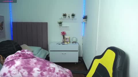 Snapshot of niina_lovee_ chatting on December 2024 03:22:01 PM online show from December 2024 03:22:01 PM