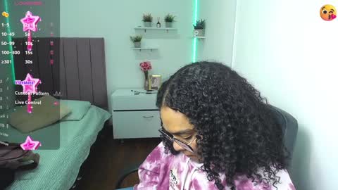 Snapshot of niina_lovee_ chatting on December 2024 03:06:01 PM online show from December 2024 03:06:01 PM