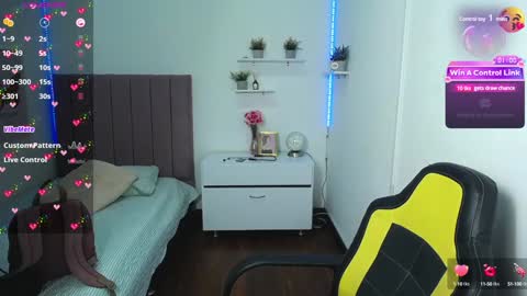 Snapshot of niina_lovee_ chatting on December 2024 04:47:01 PM online show from December 2024 04:47:01 PM