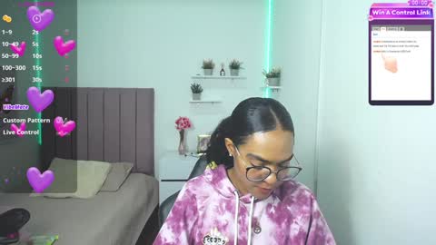 Snapshot of niina_lovee_ chatting on December 2024 05:26:02 PM online show from December 2024 05:26:02 PM