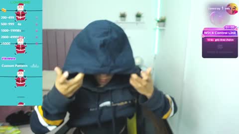 Snapshot of niina_lovee_ chatting on December 2024 02:49:02 PM online show from December 2024 02:49:02 PM