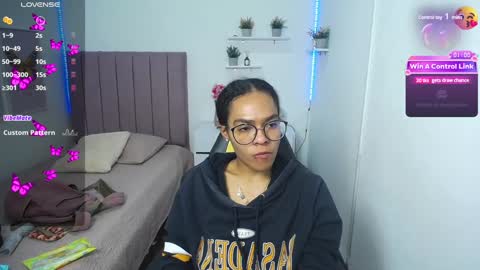 Snapshot of niina_lovee_ chatting on December 2024 06:16:01 PM online show from December 2024 06:16:01 PM