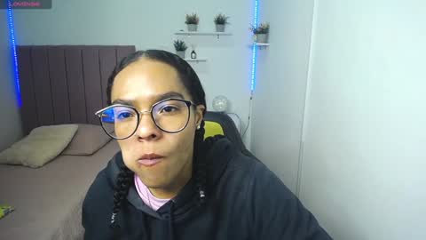 Snapshot of niina_lovee_ chatting on December 2024 02:02:01 PM online show from December 2024 02:02:01 PM