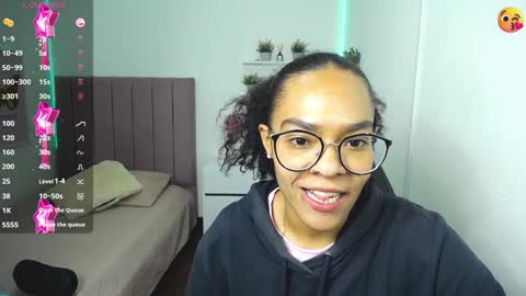 Snapshot of niina_lovee_ chatting on December 2024 01:43:02 PM online show from December 2024 01:43:02 PM