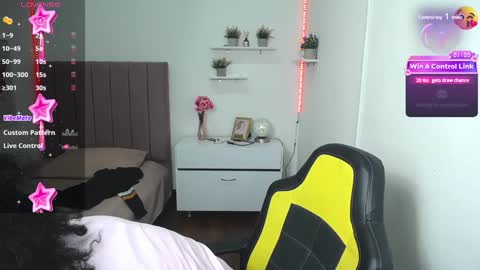 Snapshot of niina_lovee_ chatting on December 2024 04:58:01 PM online show from December 2024 04:58:01 PM