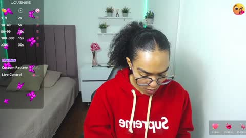 Snapshot of niina_lovee_ chatting on January 2025 02:40:02 PM online show from January 2025 02:40:02 PM