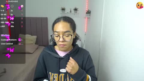 Snapshot of niina_lovee_ chatting on January 2025 01:43:01 PM online show from January 2025 01:43:01 PM