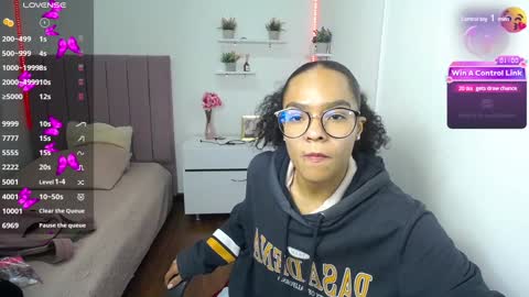 Snapshot of niina_lovee_ chatting on January 2025 04:11:01 PM online show from January 2025 04:11:01 PM