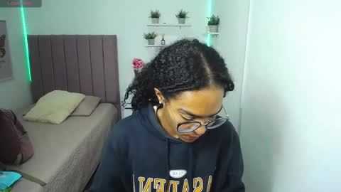 Snapshot of niina_lovee_ chatting on February 2025 02:24:01 PM online show from February 2025 02:24:01 PM