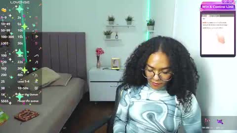 Snapshot of niina_lovee_ chatting on February 2025 06:13:02 PM online show from February 2025 06:13:02 PM