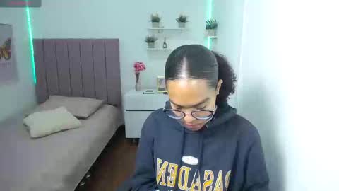 Snapshot of niina_lovee_ chatting on February 2025 03:16:01 PM online show from February 2025 03:16:01 PM