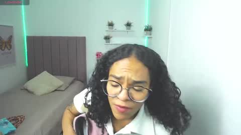 Snapshot of niina_lovee_ chatting on March 2025 06:39:02 PM online show from March 2025 06:39:02 PM