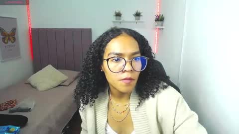 Snapshot of niina_lovee_ chatting on March 2025 04:35:02 PM online show from March 2025 04:35:02 PM