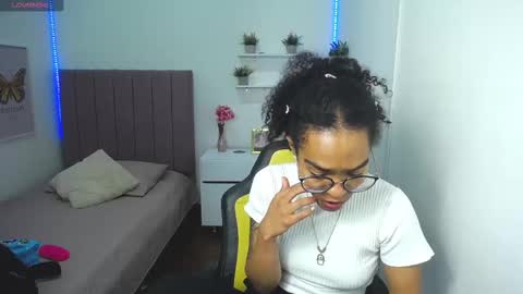Snapshot of niina_lovee_ chatting on March 2025 01:51:01 PM online show from March 2025 01:51:01 PM