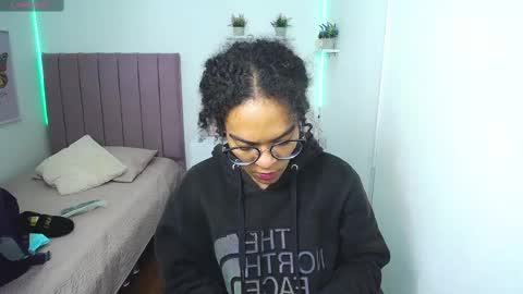 Snapshot of niina_lovee_ chatting on March 2025 12:37:01 PM online show from March 2025 12:37:01 PM