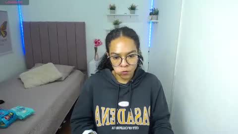 Snapshot of niina_lovee_ chatting on March 2025 02:51:02 PM online show from March 2025 02:51:02 PM