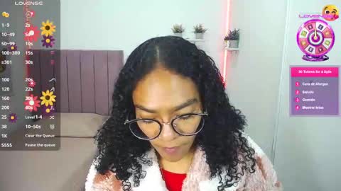 Snapshot of niina_lovee_ chatting on September 2025 02:38:02 PM online show from September 2025 02:38:02 PM